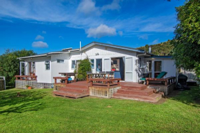 Teal Bay Treasure - Teal Bay Holiday Home